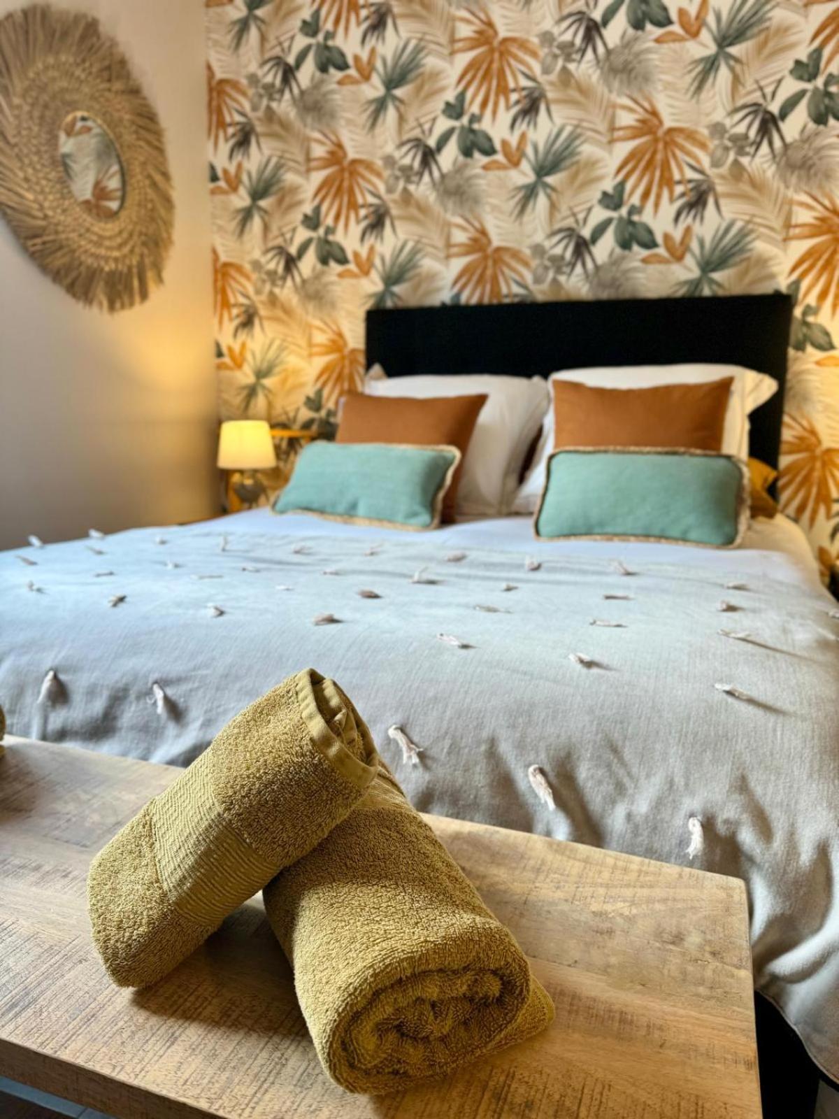 La Crevette Bed & Breakfast Villerville Bagian luar foto